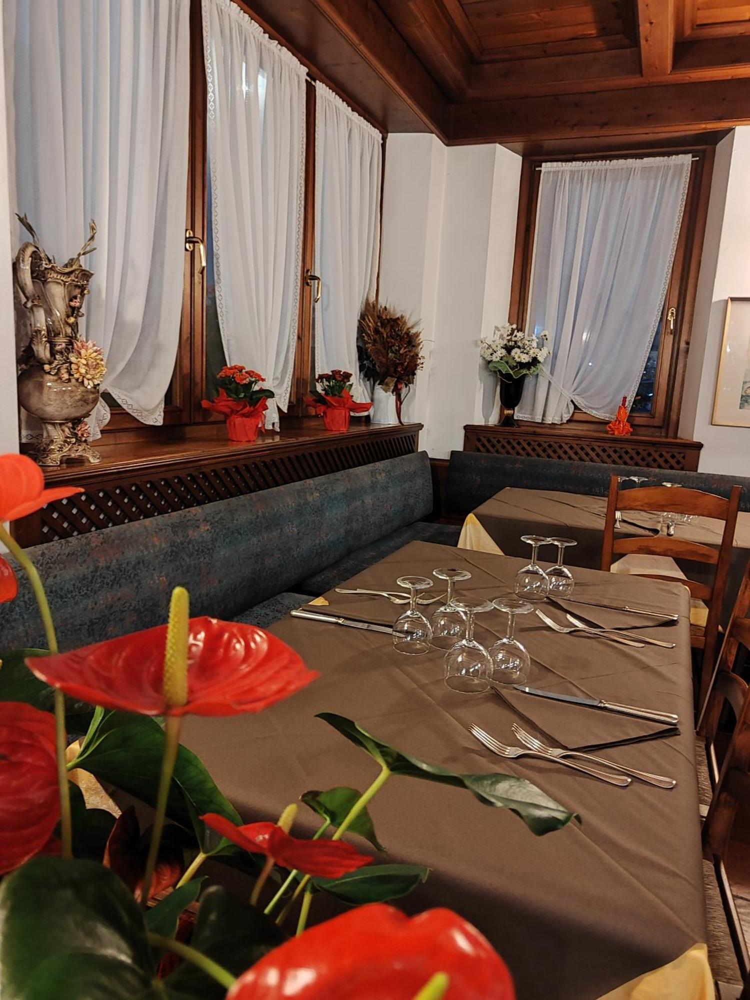 Al Sole Hotel Ristorante Dal 1870 П'єве-ді-Кадоре Екстер'єр фото