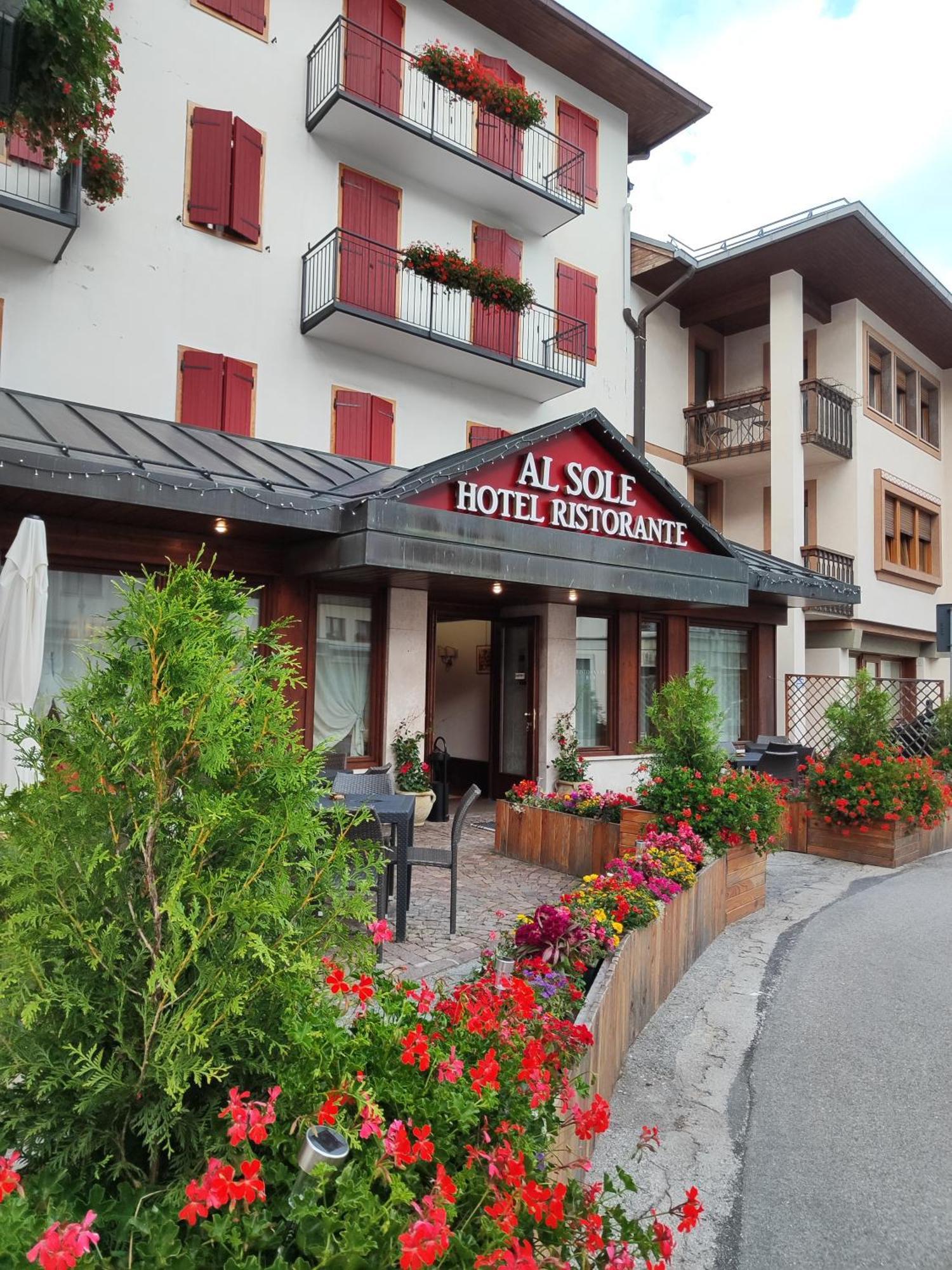 Al Sole Hotel Ristorante Dal 1870 П'єве-ді-Кадоре Екстер'єр фото